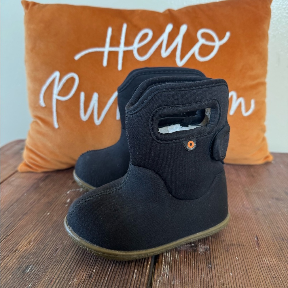 Black baby Bog boots